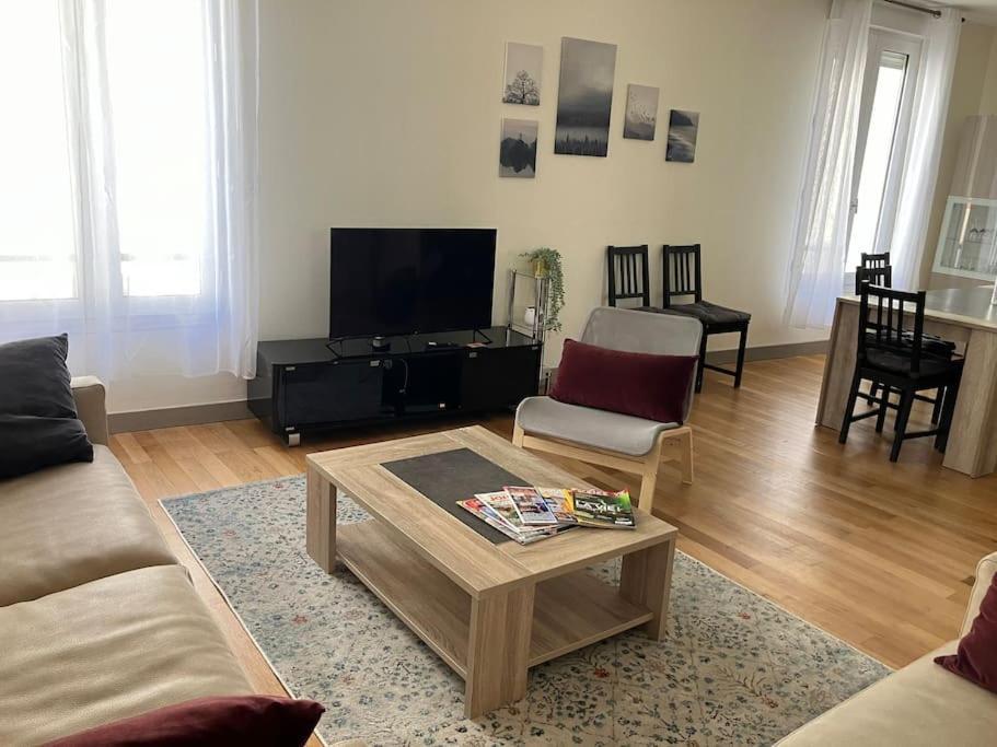 Appartement Spacieux En Centre Ville Vendôme Zewnętrze zdjęcie